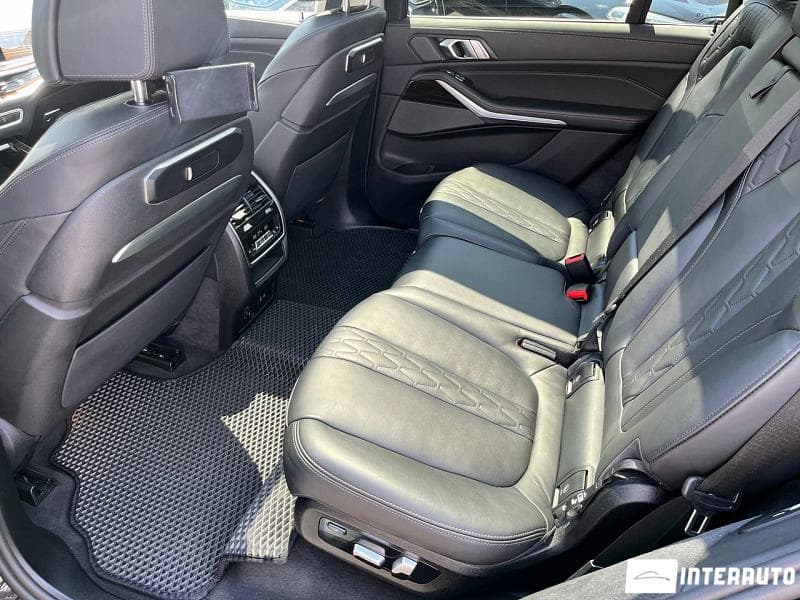 BMW X7 4.0i 2024 — Миниатюра 6