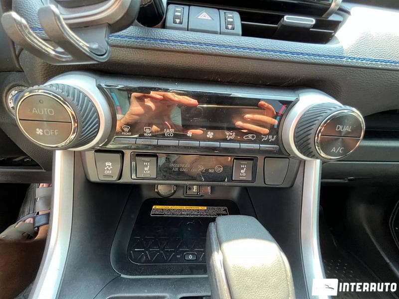 Toyota Rav-4 2019 — Миниатюра 11