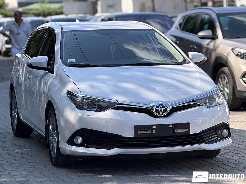 2015 Toyota Auris — Miniatură 3