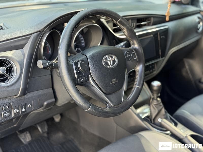 2015 Toyota Auris — Miniatură 8