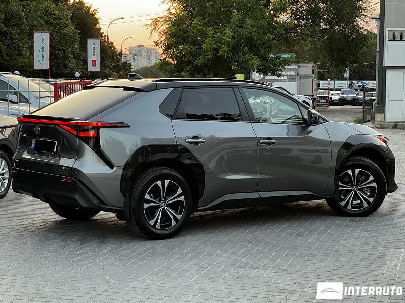 2024 Toyota bZ4X — Miniatură 2