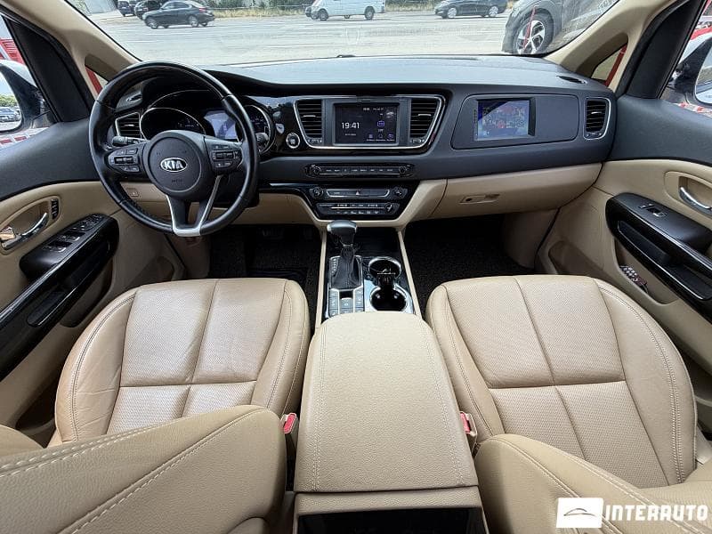 2018 Kia Carnival — Miniatură 10
