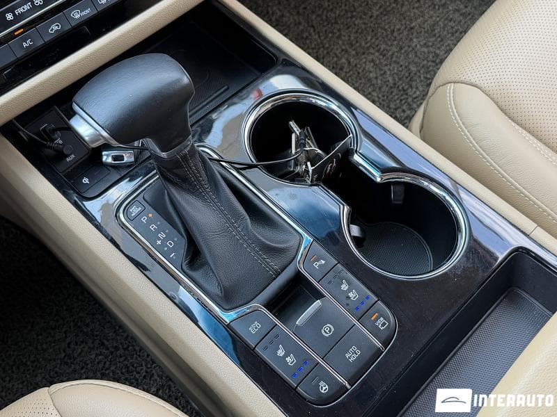 2018 Kia Carnival — Miniatură 15