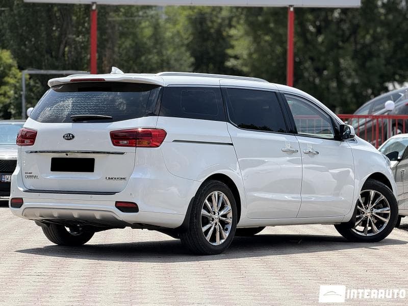 2018 Kia Carnival — Miniatură 2