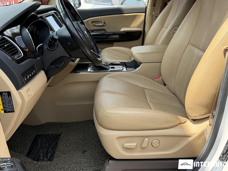 2018 Kia Carnival — Miniatură 8