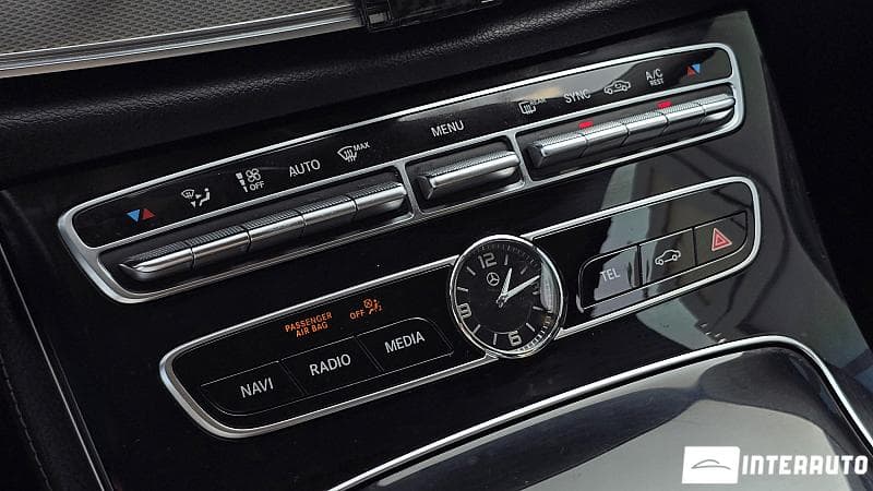 2017 Mercedes E 200 — Miniatură 11