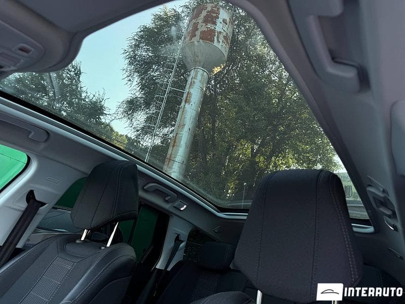 Peugeot 308 2018 — Миниатюра 15