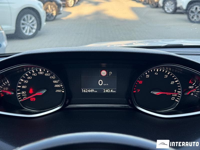 Peugeot 308 2018 — Миниатюра 8