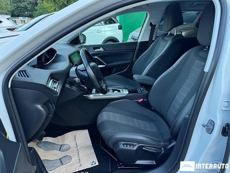 Peugeot 308 2018 — Миниатюра 5