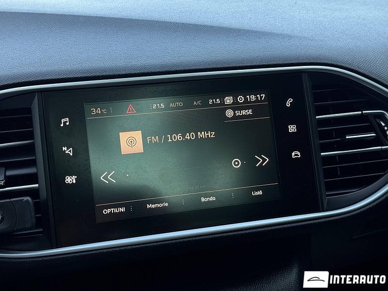 Peugeot 308 2018 — Миниатюра 9