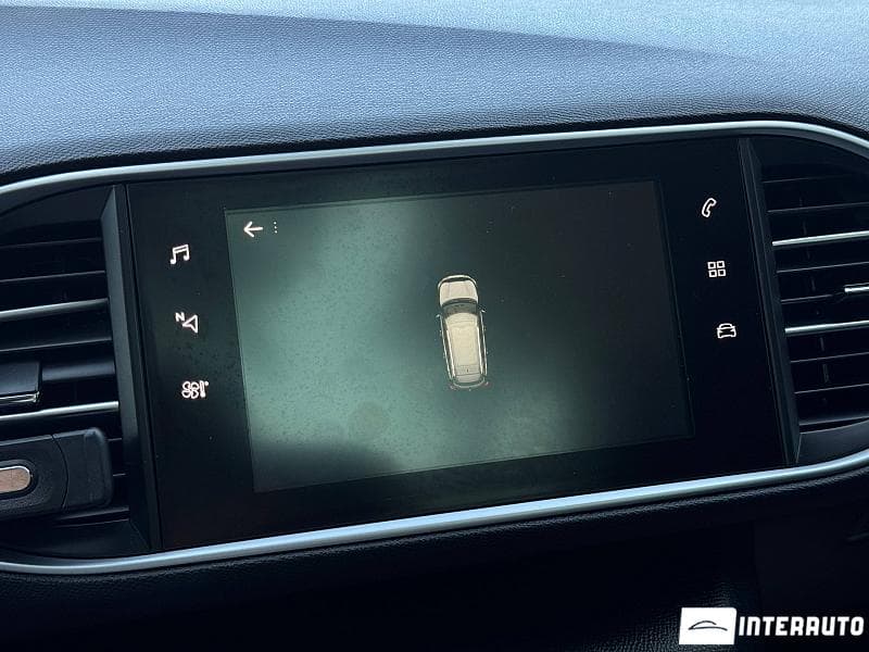 Peugeot 308 2018 — Миниатюра 10