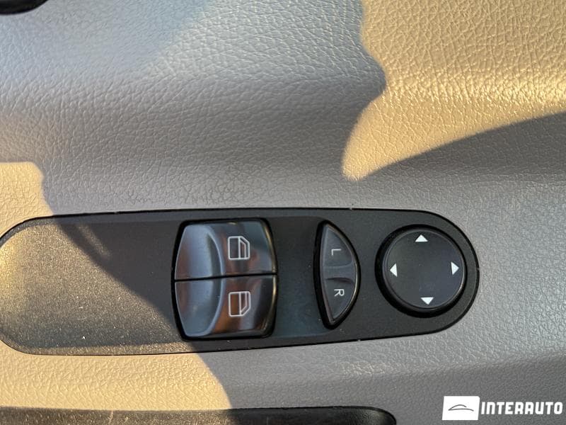 2015 Mercedes Sprinter — Miniatură 18
