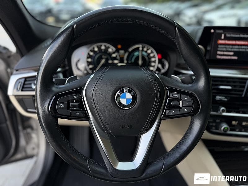 2019 BMW 530e — Miniatură 10