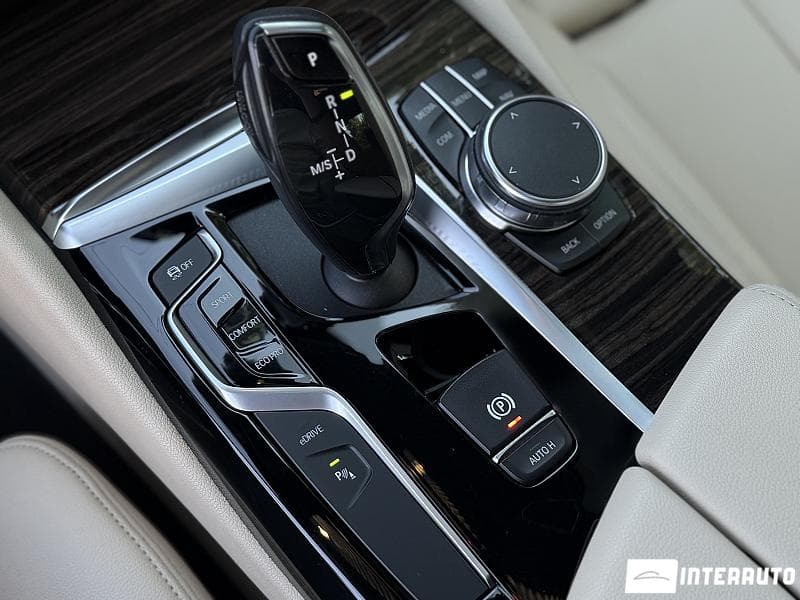 2019 BMW 530e — Miniatură 14