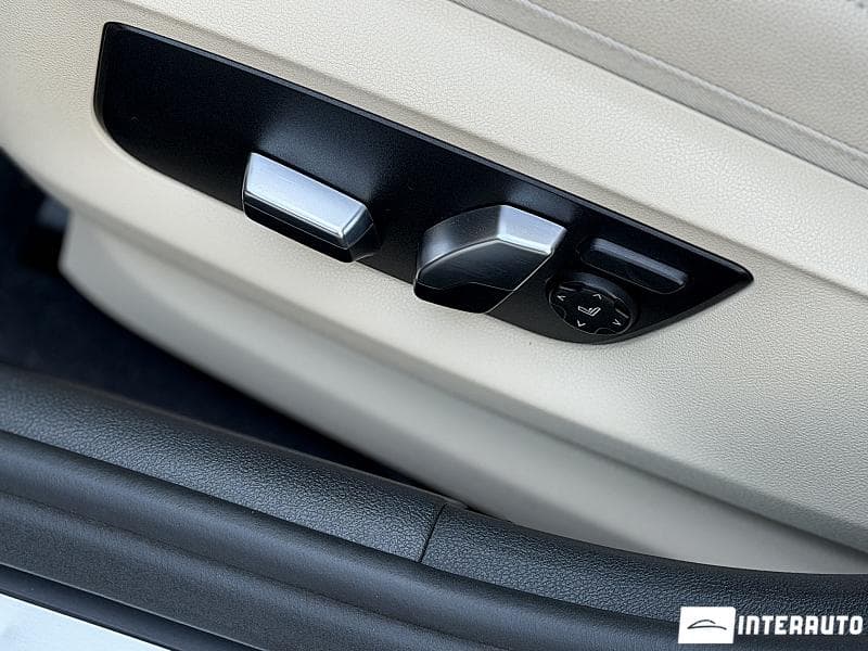2019 BMW 530e — Miniatură 8