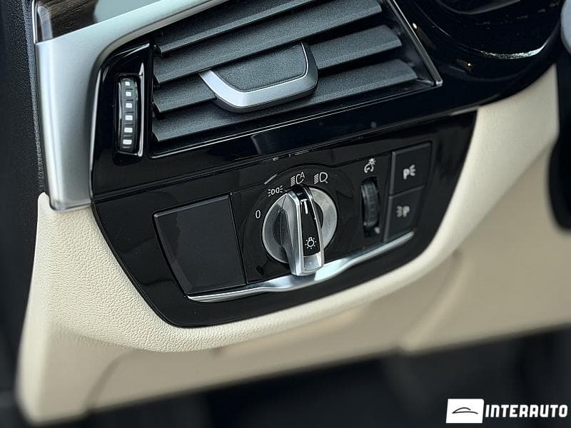 2019 BMW 530e — Miniatură 6