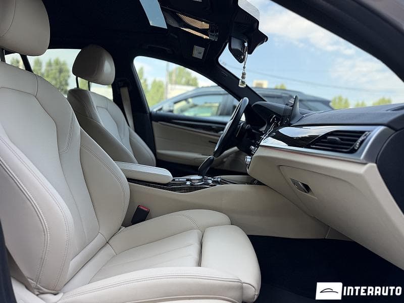 2019 BMW 530e — Miniatură 15