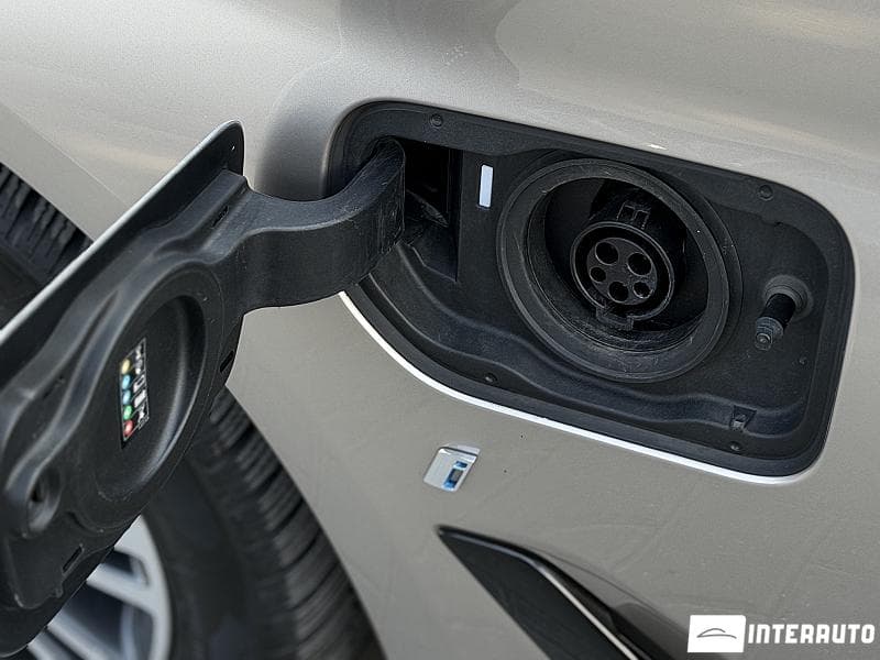 2019 BMW 530e — Miniatură 20