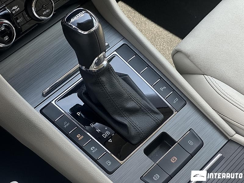 2023 Skoda Superb — Miniatură 12