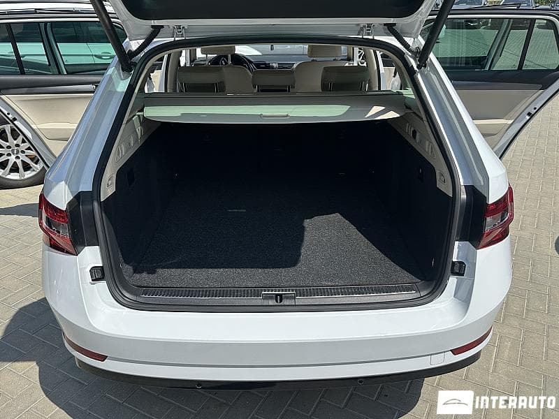 2023 Skoda Superb — Miniatură 23