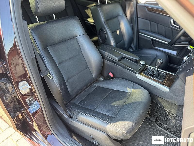Mercedes E 220 2012 — Миниатюра 16