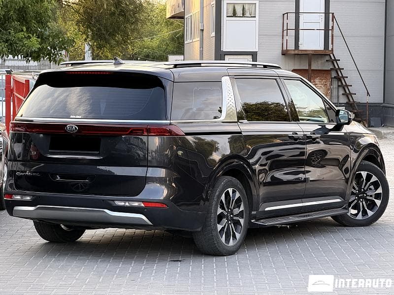 2021 Kia Carnival — Miniatură 3