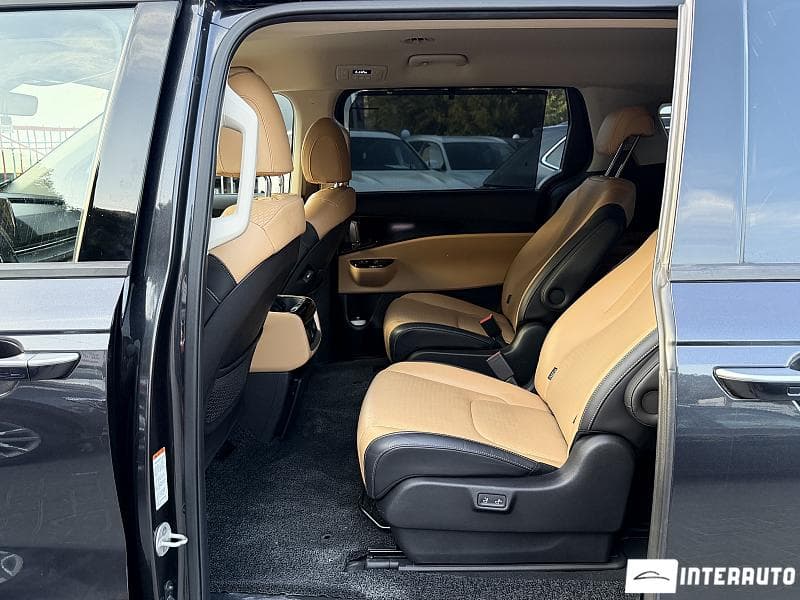 2021 Kia Carnival — Miniatură 6