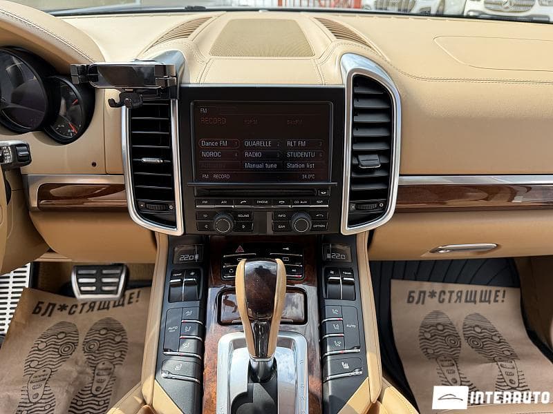 Porsche Cayenne 2010 — Миниатюра 12