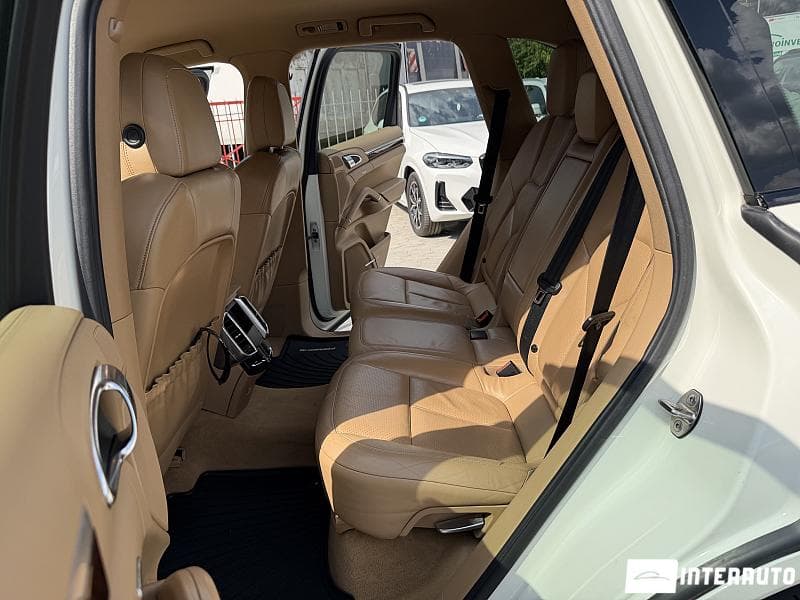 Porsche Cayenne 2010 — Миниатюра 6