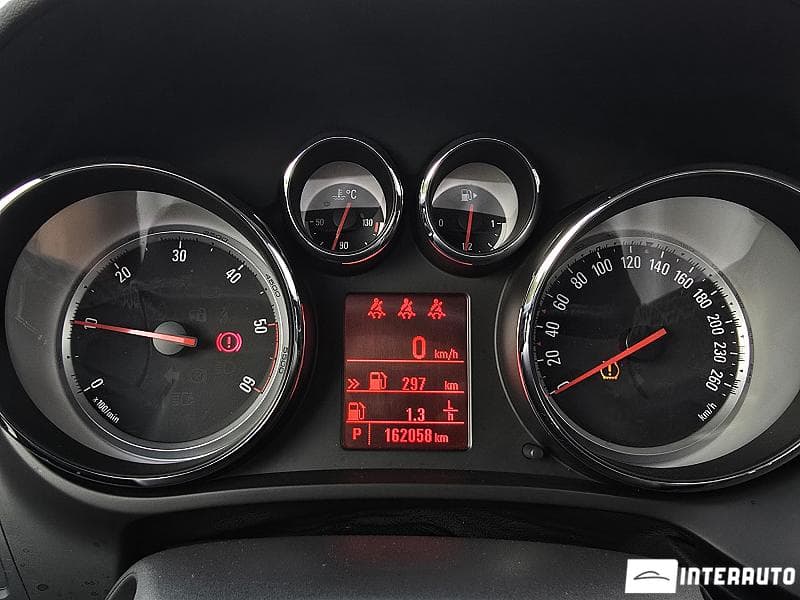 Opel Zafira 2016 — Миниатюра 9