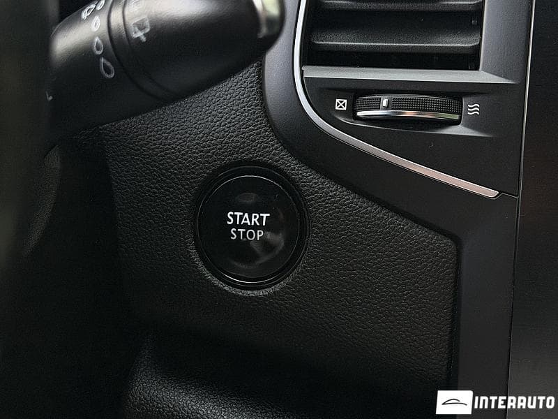 2017 Renault Megane — Miniatură 10