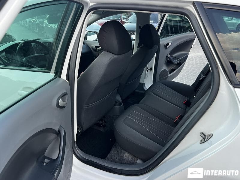 2011 Seat Ibiza — Miniatură 8