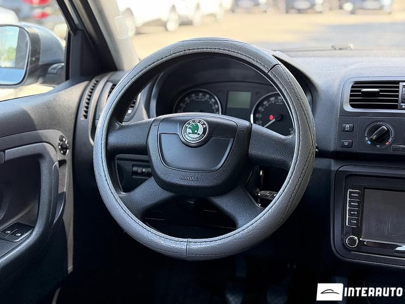2010 Skoda Fabia — Miniatură 9