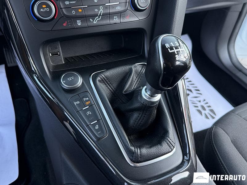 2017 Ford Focus — Miniatură 11