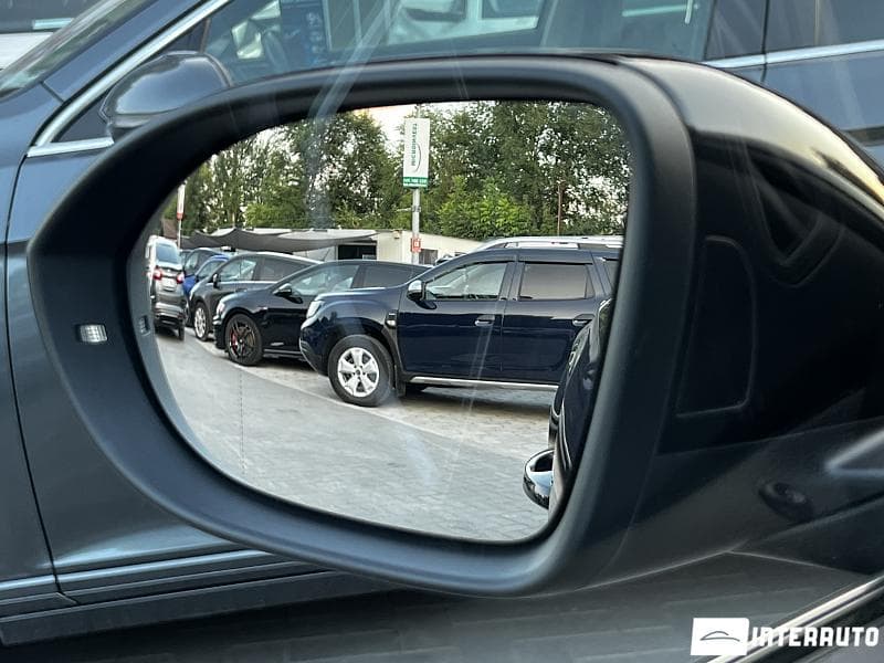 2023 Volkswagen T-Roc — Miniatură 16