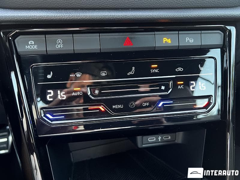 2023 Volkswagen T-Roc — Miniatură 8