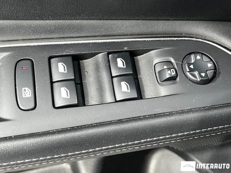 2020 Peugeot 3008 — Miniatură 11