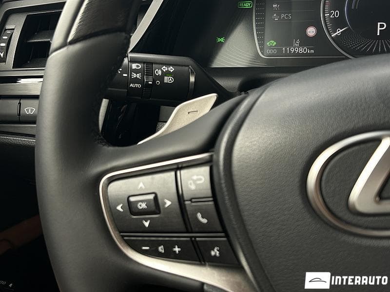 2022 Lexus ES 300h — Miniatură 11