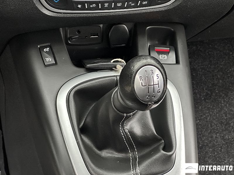 2016 Renault Grand Scenic — Miniatură 12