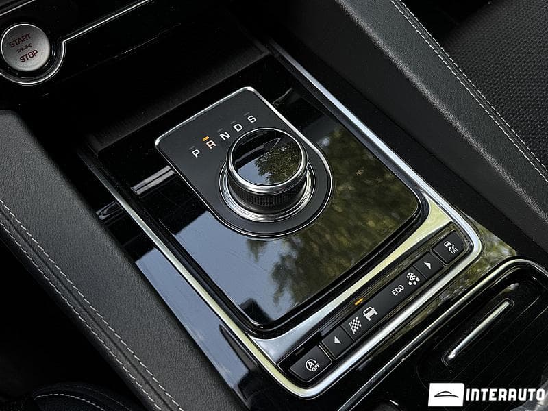 2019 Jaguar F-Pace — Miniatură 16