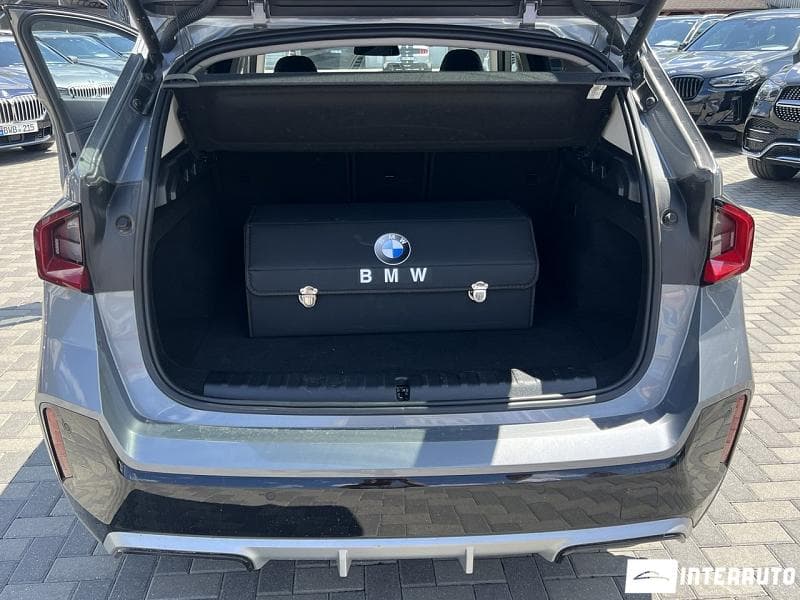 2023 BMW iX1 xDrive30 — Miniatură 25