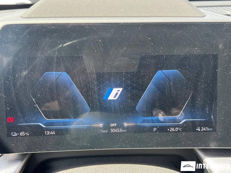 2023 BMW iX1 xDrive30 — Miniatură 12