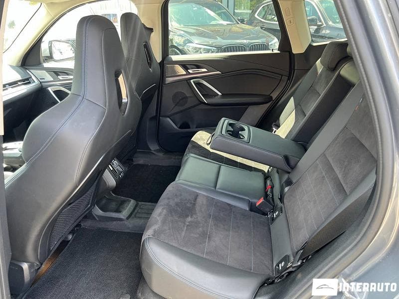 2023 BMW iX1 xDrive30 — Miniatură 23