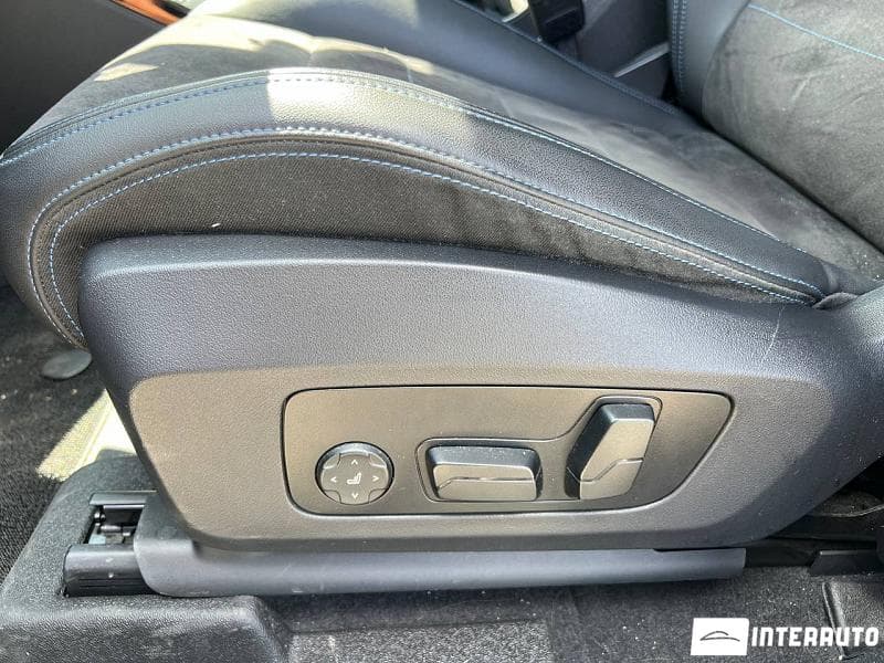 2023 BMW iX1 xDrive30 — Miniatură 19