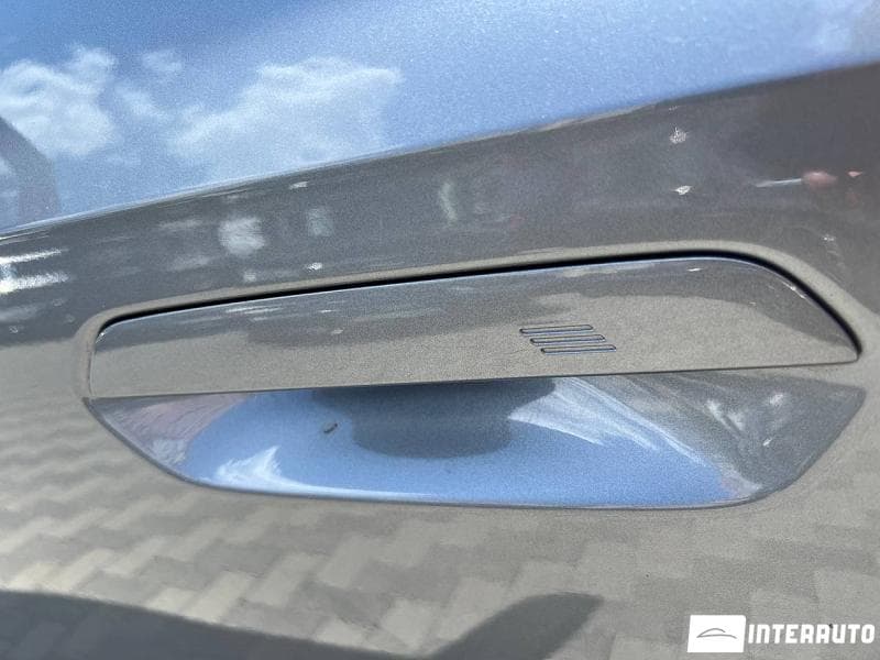 2023 BMW iX1 xDrive30 — Miniatură 7