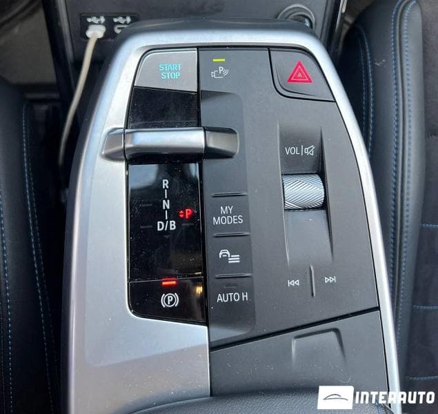 2023 BMW iX1 xDrive30 — Miniatură 18