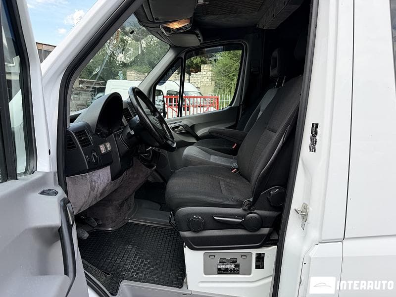 Mercedes Sprinter 2018 — Миниатюра 6