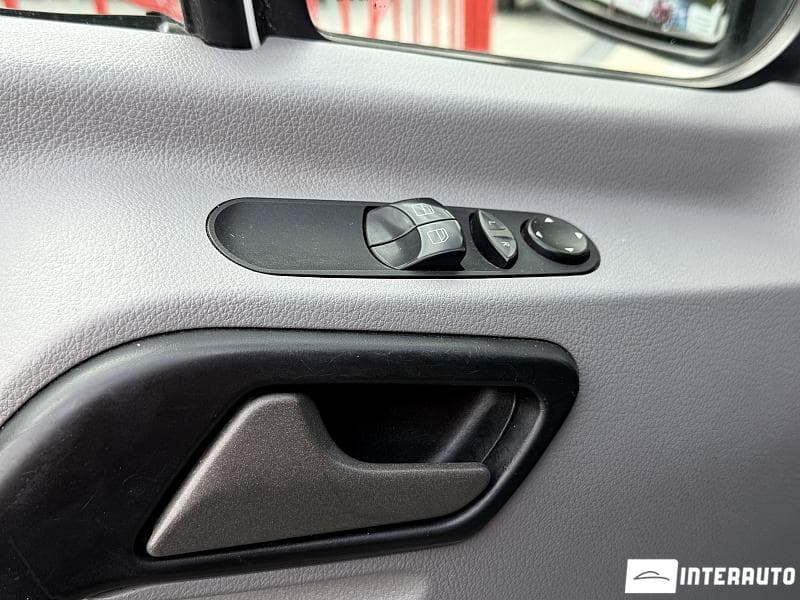 Mercedes Sprinter 2018 — Миниатюра 10