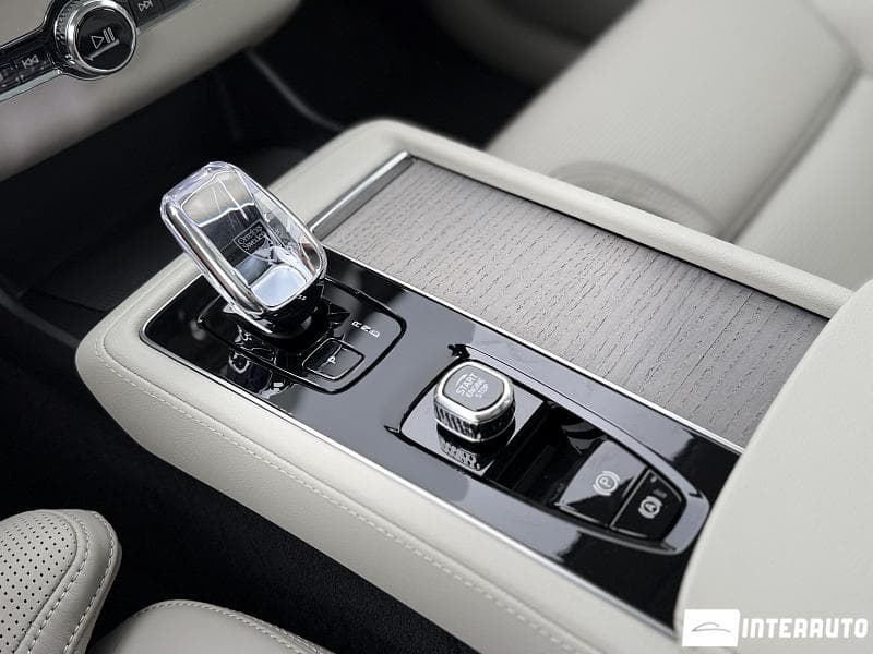 2025 Volvo XC 90 — Miniatură 17