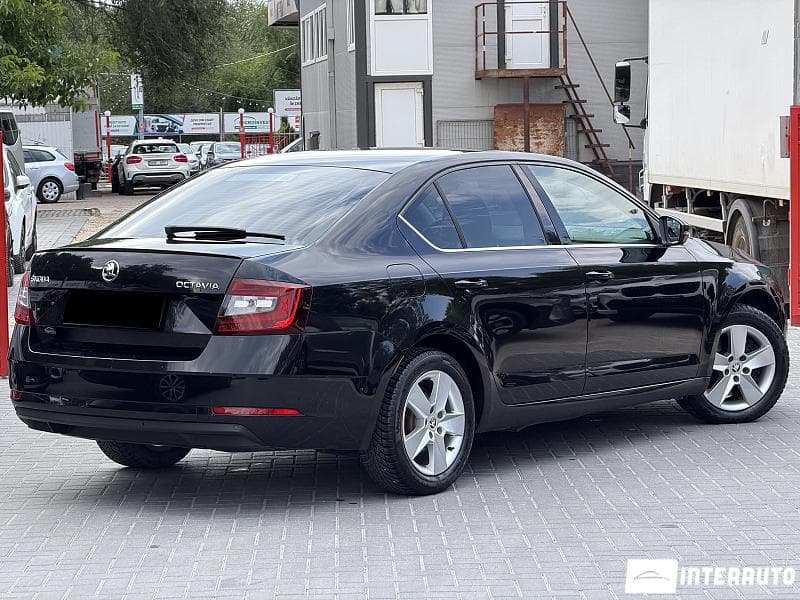 2018 Skoda Octavia — Miniatură 2
